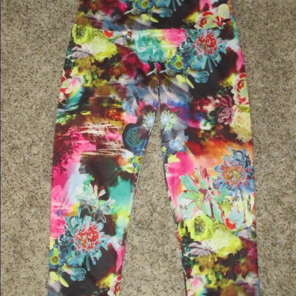 Onzie High Waisted Capri ML